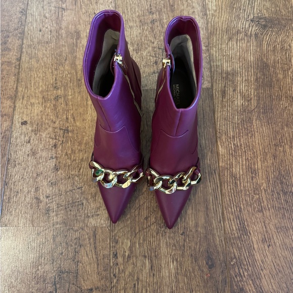 Michael Kors Leather Zippered Booties With Golden Chain Detail Size 8 - Picture 8 of 9